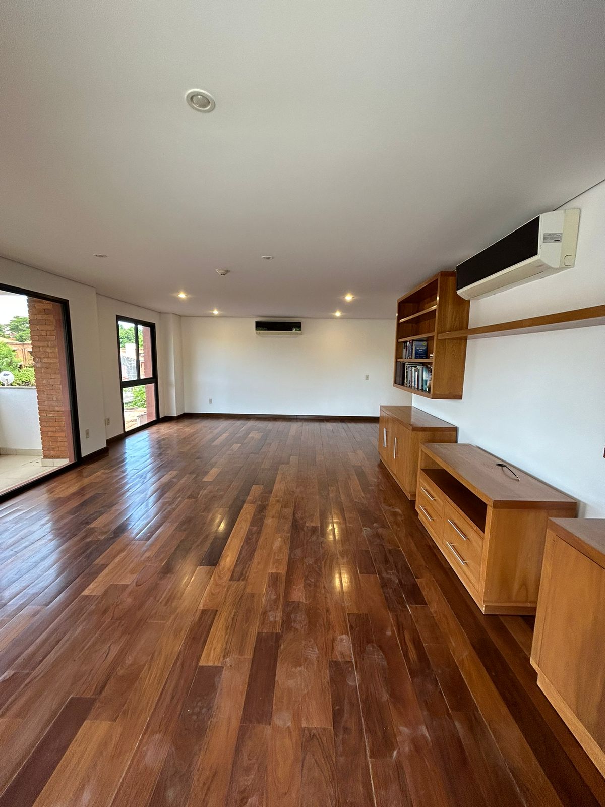 VENDO DEPARTAMENTO EN EDIFICIO BARCELONA